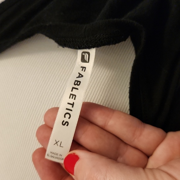 Fabletics workout tank - Picture 4 of 4